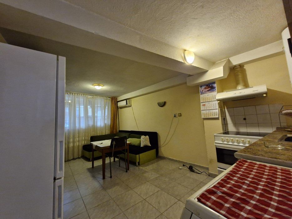 Дава се под наем Двустаен апартамент в Пловдив, Център - 50 кв.м за 255 € - Снимка #1