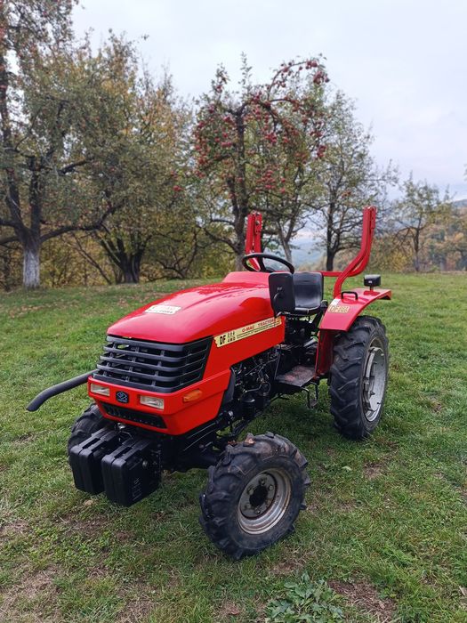 Tractor Dong Feng+plug