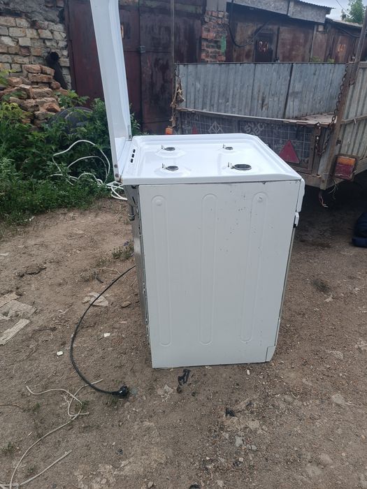 Продам газовую плиту