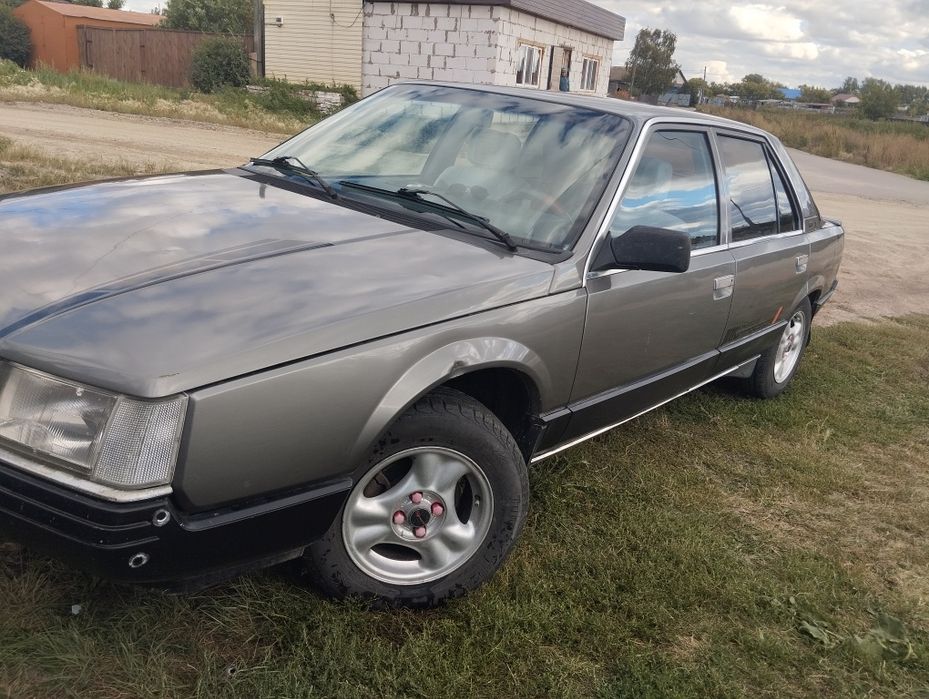 Продам машину Рено 25