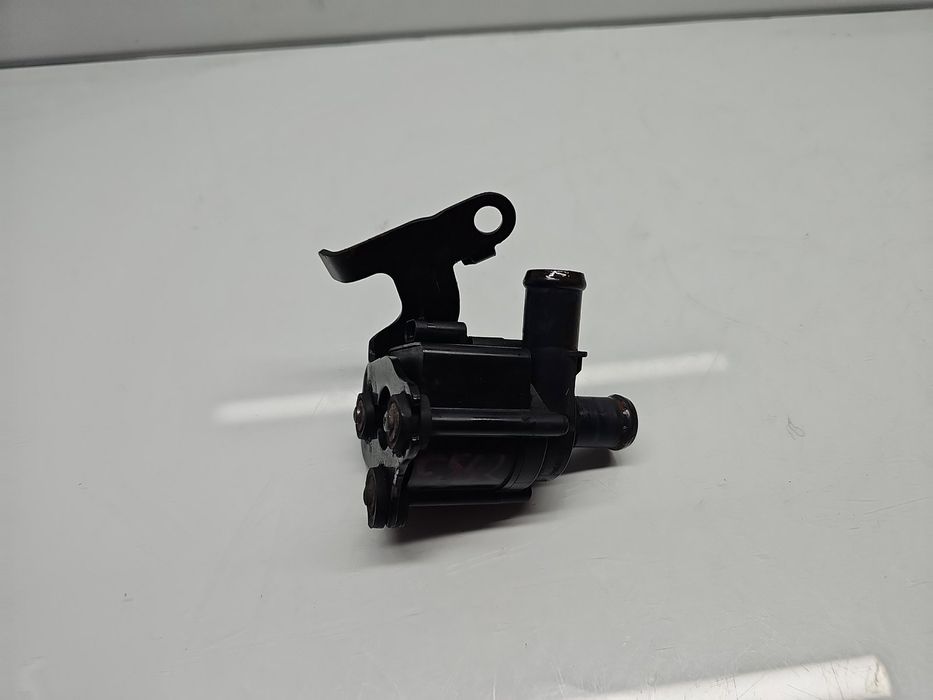 Pompa recirculare apa Skoda Octavia 3 (5E3) [Fabr 2012-2020] 5Q0965561