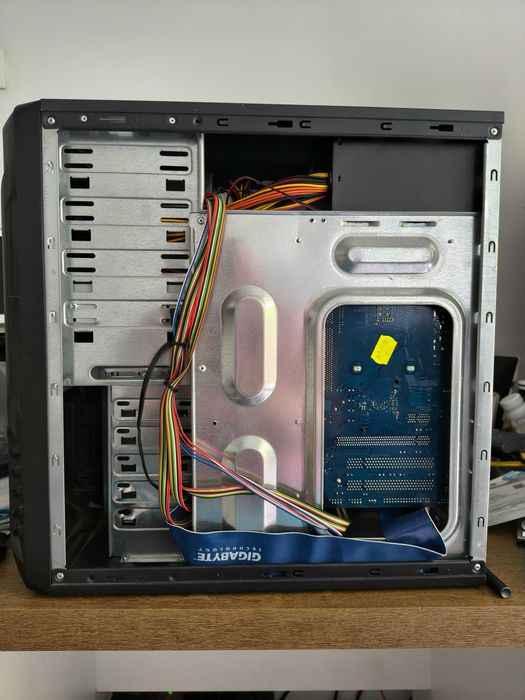 PC retro AMD Athlon II X4 640, ATI HD 5450, SSD 128GB, 4GB DDR2, Windows 10, DVD-RW, floppy