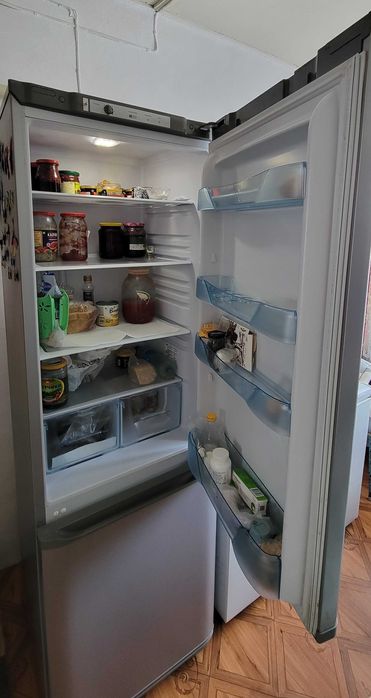 Продаю Холодильник Бирюса М-127