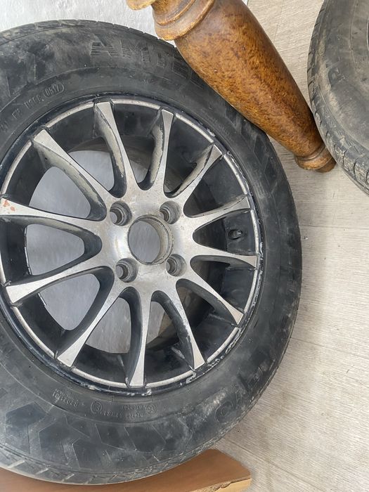 Продам 2 резины с дисками лето 13 размер