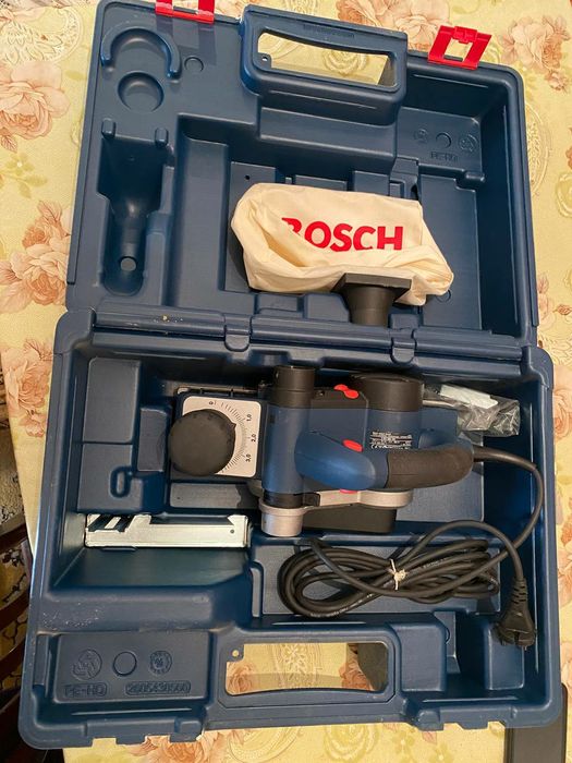 Рубанок электрический Bosch