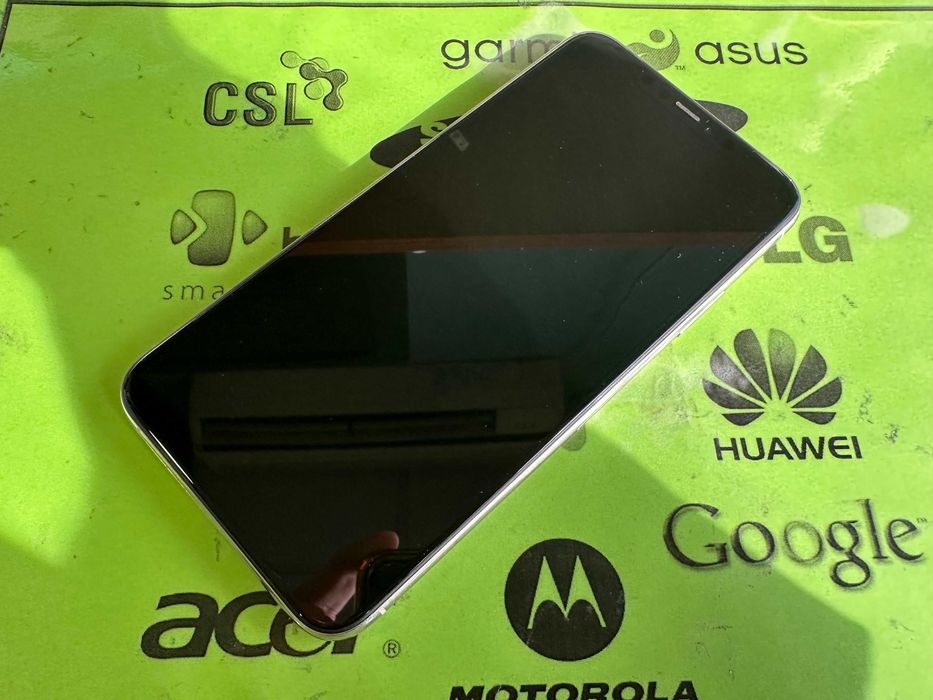 iPhone 11 Pro Max 256gb фабрично отключен