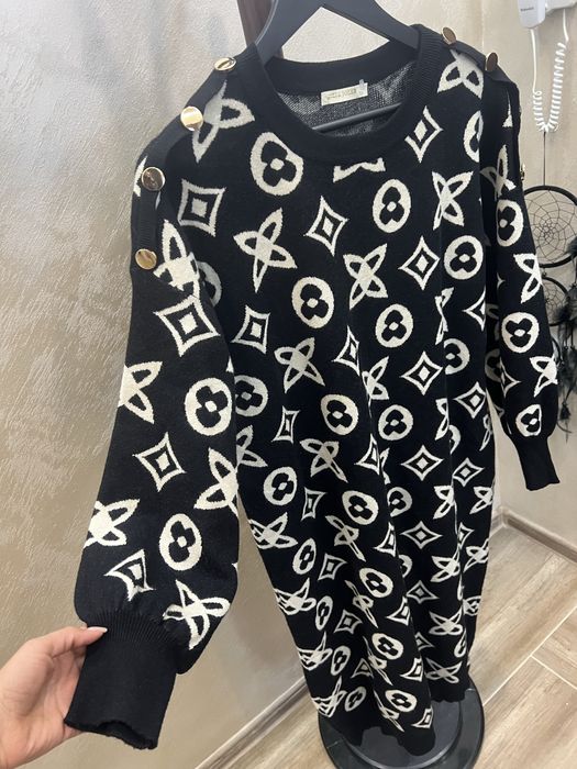 Рокля-туника, LIU jO