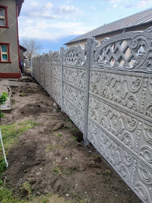 Gard beton / porti metalice-tabla decupata