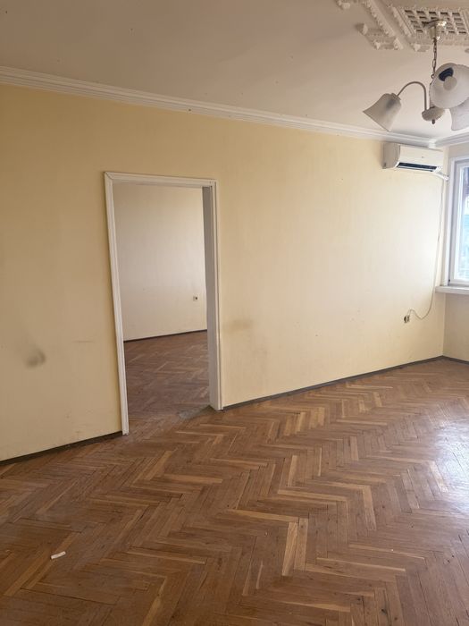 Продава се Двустаен апартамент в Варна, Базар Левски - 61 кв.м за 2869 €/кв.м - Снимка #3