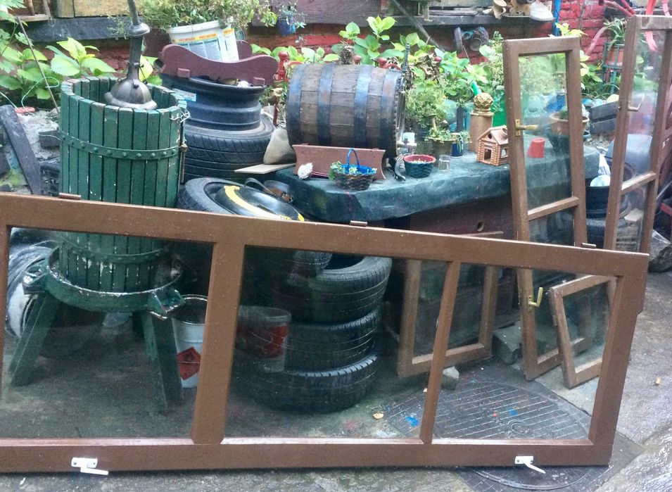 2 giurgiuvele maro,de calitate si alt mat lemnos foarte uscat