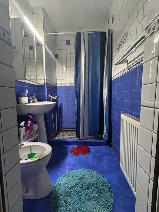 Vând apartament 4 camere
