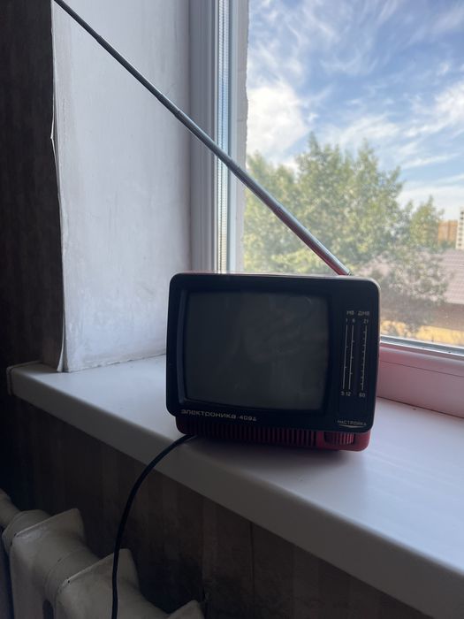 Продам маленький телевизор