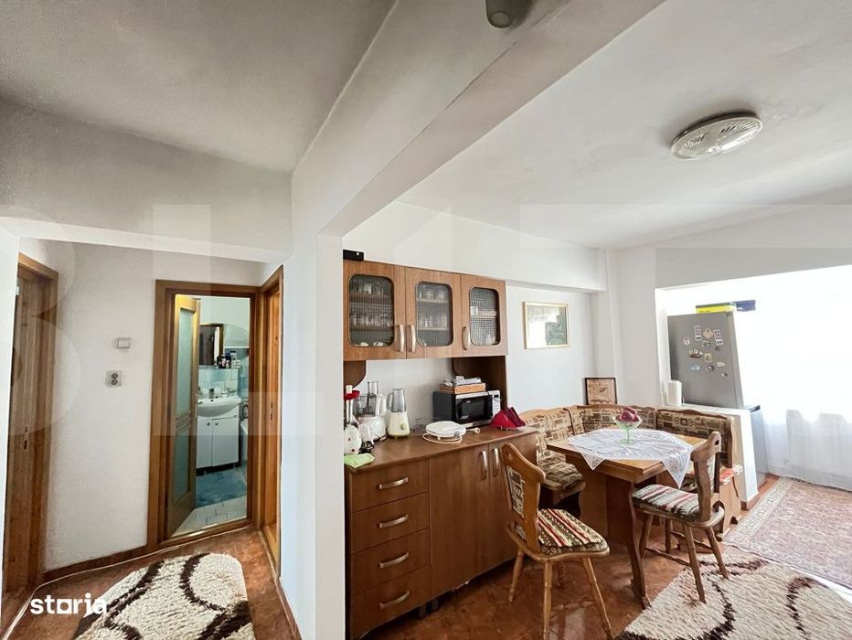 Apartament de 3 camere zona Primaverii - capat 1