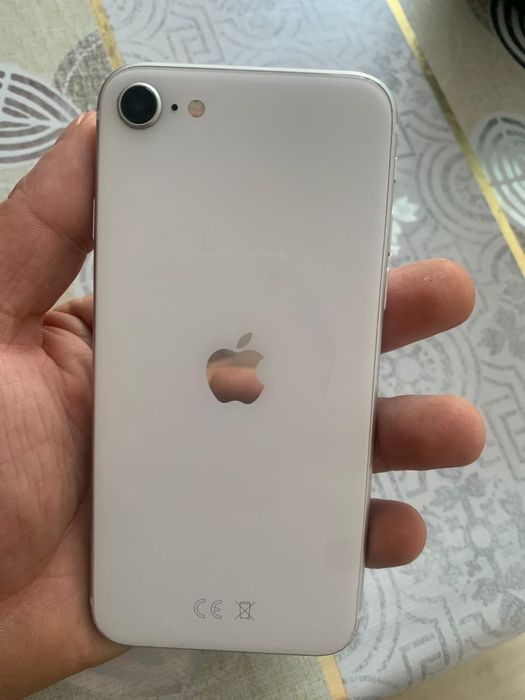 Продам айфон SE в идеале