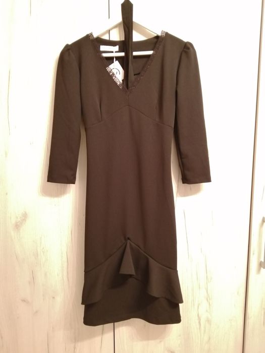 Елегантна черна рокля