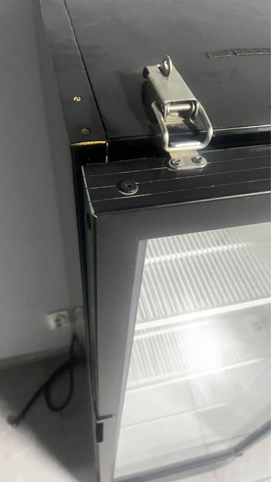 Холодильник витринный