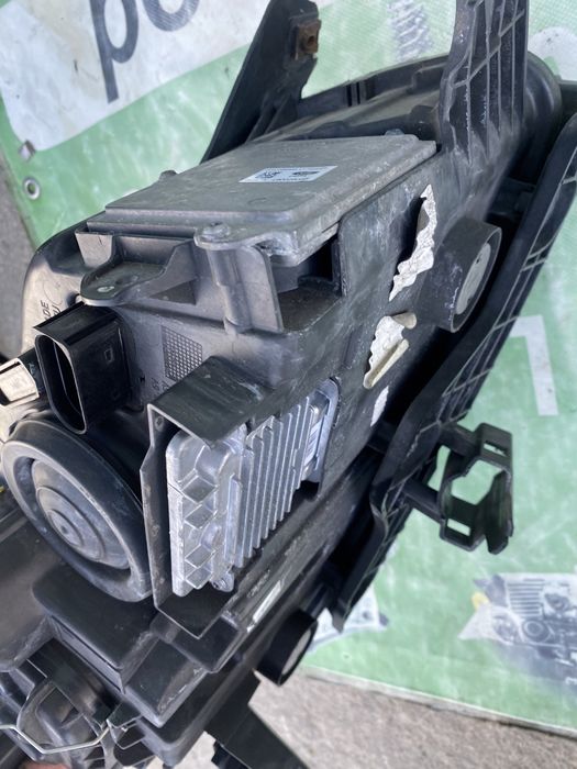 Far dreapta xenon Ford Kuga 2014