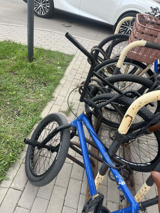 BMX Велосипед в синим цвете