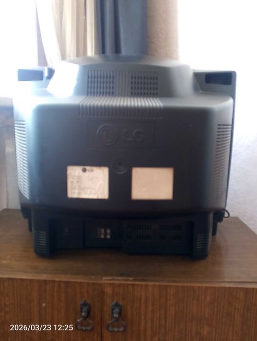 продам телевизор LG