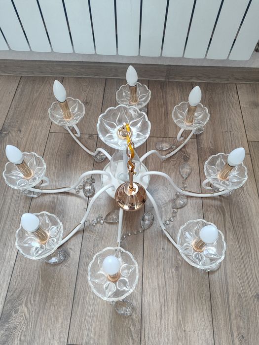 Продается люстра