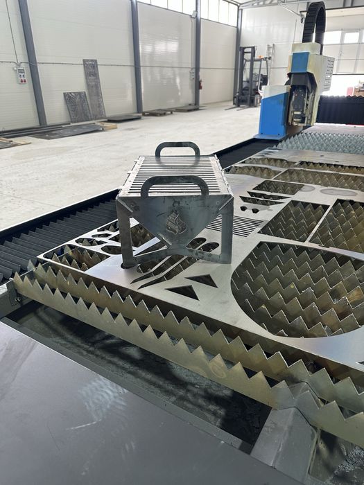 Gratar camping demontabil