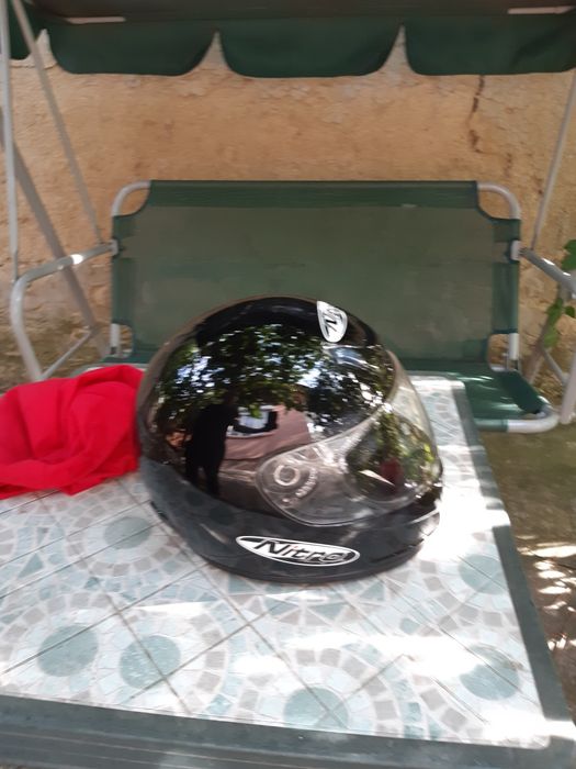 Мото каски и ръкавици