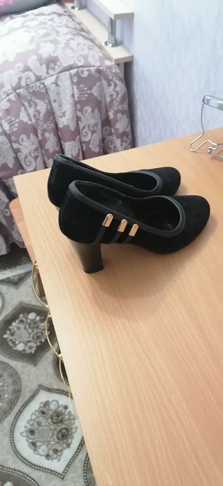 Отдам Замшевые туфли