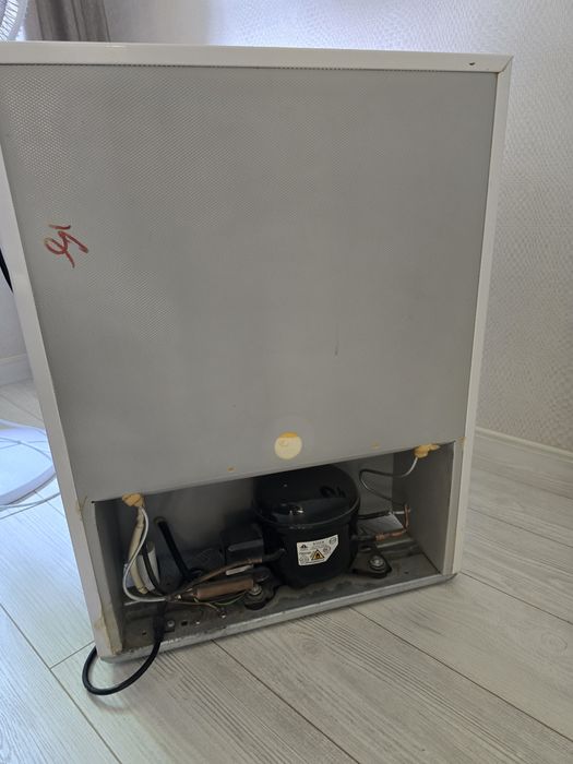 Mini xaladelnik sotiladi.