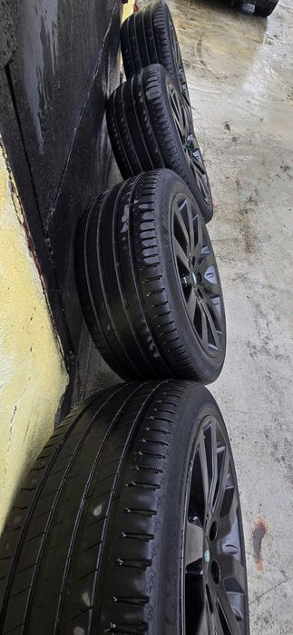 Оригинални Джанти R20 с гуми 275/40 за Range Rover Sport