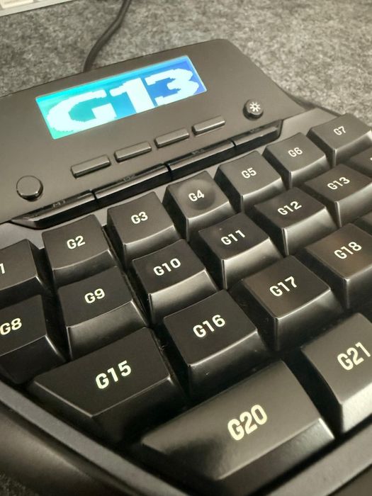 Logitech G13 Advanced Gameboard – keypad gaming programabil cu LCD