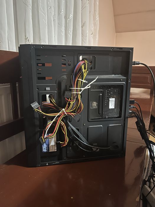 Pc gaming + scaun gaming si casti  rtx 3050