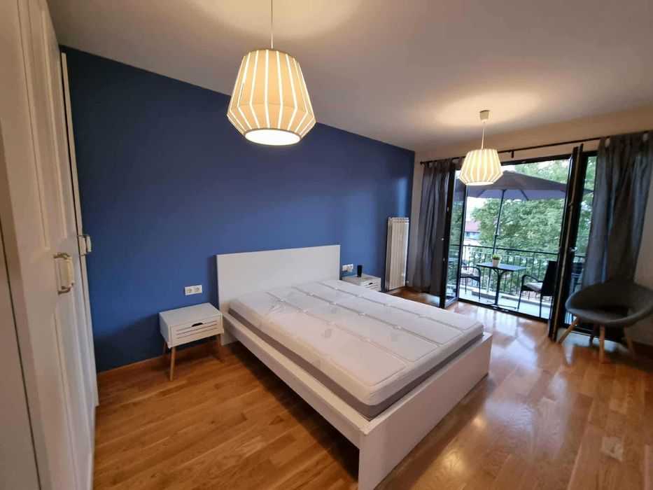 Неразличима от нова висяща лампа икеа с голяма лед крушка