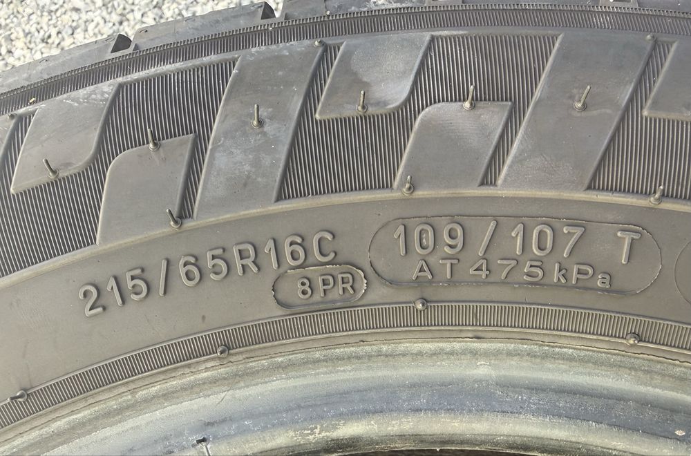2бр 215/65/16с на 6,8мм с 23дот Клебер