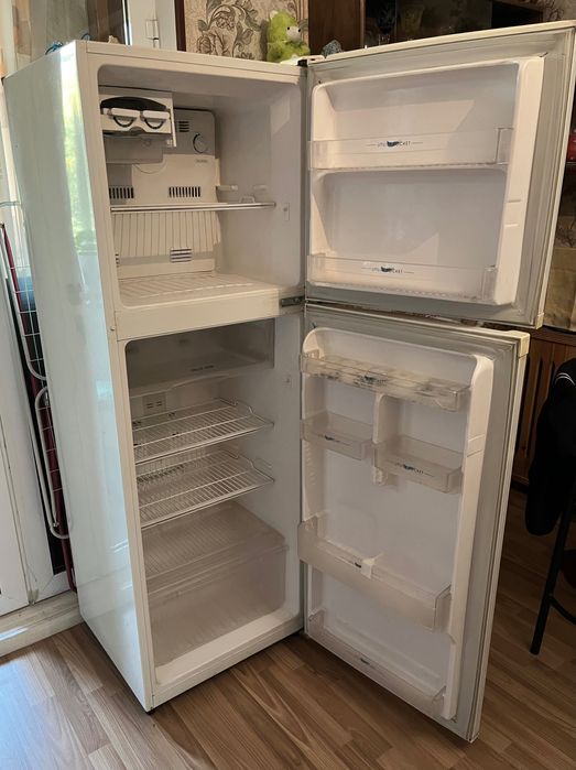 Продается холодильник Самсунг