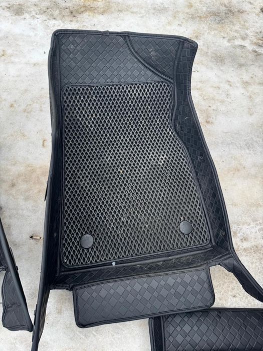 Продам полики от камри 70