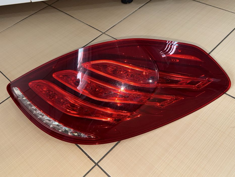 Vând stopuri originale Mercedes S class w222