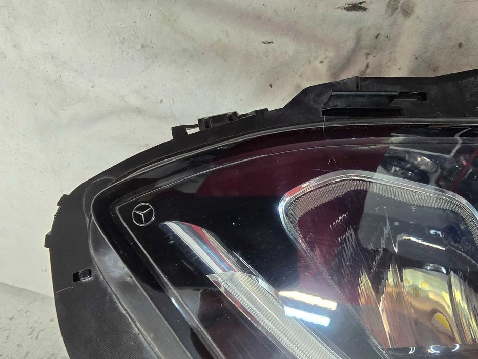Оригинален фар Мерцедес Е 213  Mercedes E 213 Led