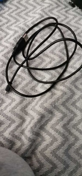 Ps4 500gb в отлично състояние с всички кабели и един джойстик.