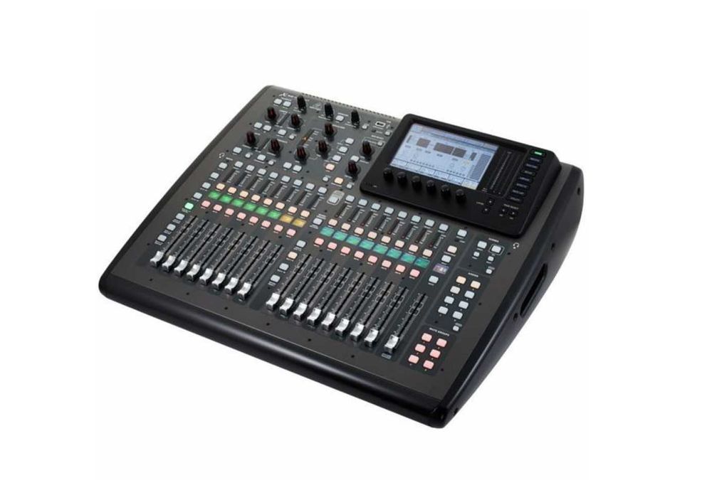 INCHIRIEZ echipament audio (Boxe, Cabluri XLR, DYI uri, Stative..)