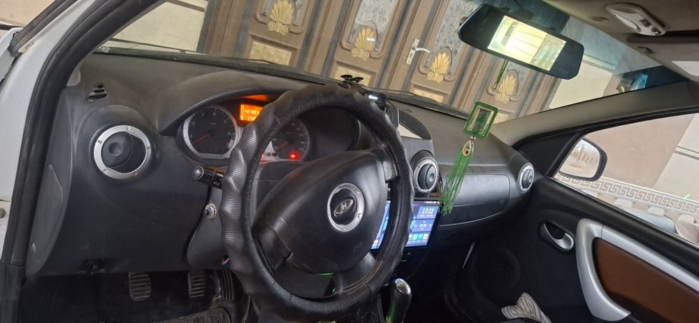 Ларгус крос сотилади