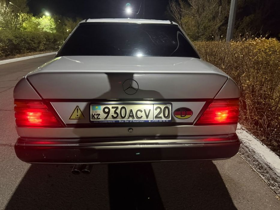 Mercedes Benz E200