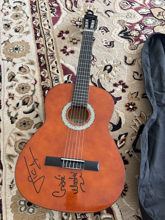 Chitara noua negociabil