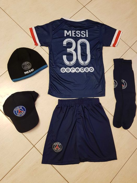 Роналдо Екип + Зимна шапка Роналдо Ман. Юн. модел 2021г Детско