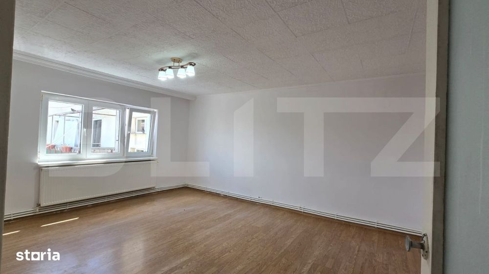 Apartament de vanzare, cu 3 camere, 76 mp, zona Micro 17