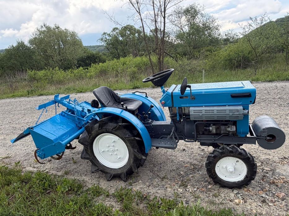 Tractor japonez Mitsubishi D1300