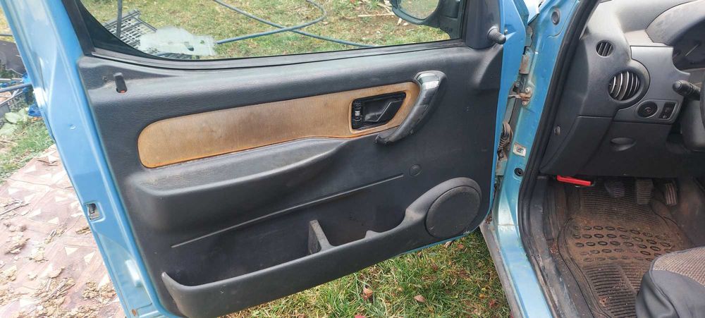 Пежо партнер 2.0hdi 90k на части