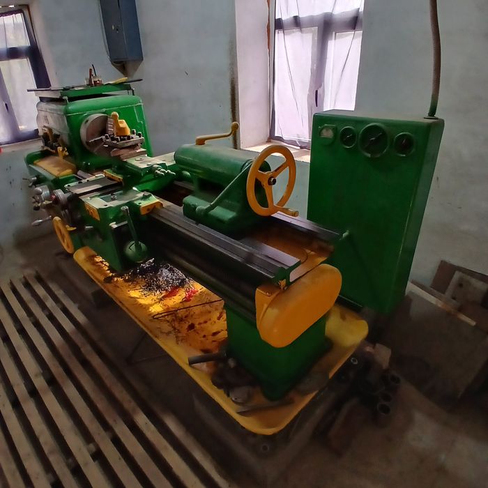 Tokarniy stanok 1k62