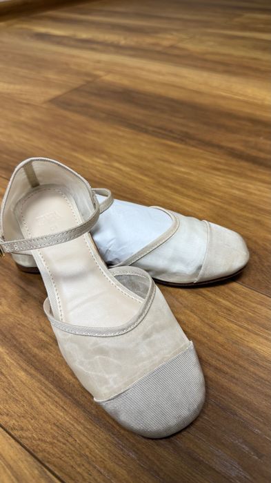 Капроновые туфли для девочки