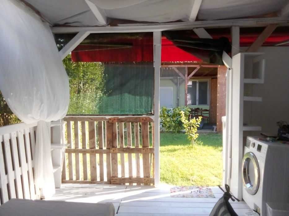 Продава каравана в Кариани, на 100 м. от брега- 8000 евро