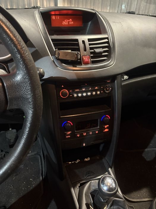 Peugeot 207 1,4hdi pret 999 euro